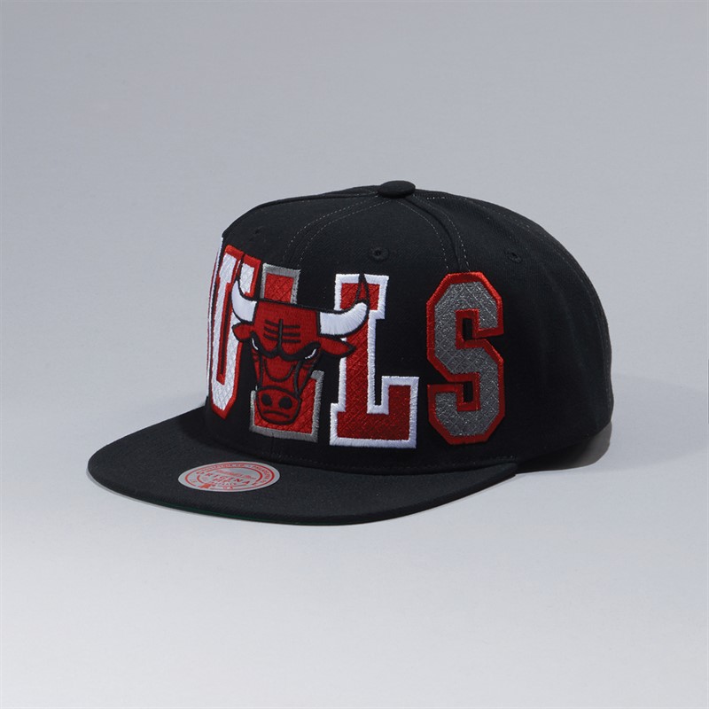 Chicago Bulls Varsity Bust Snapback Cap Black